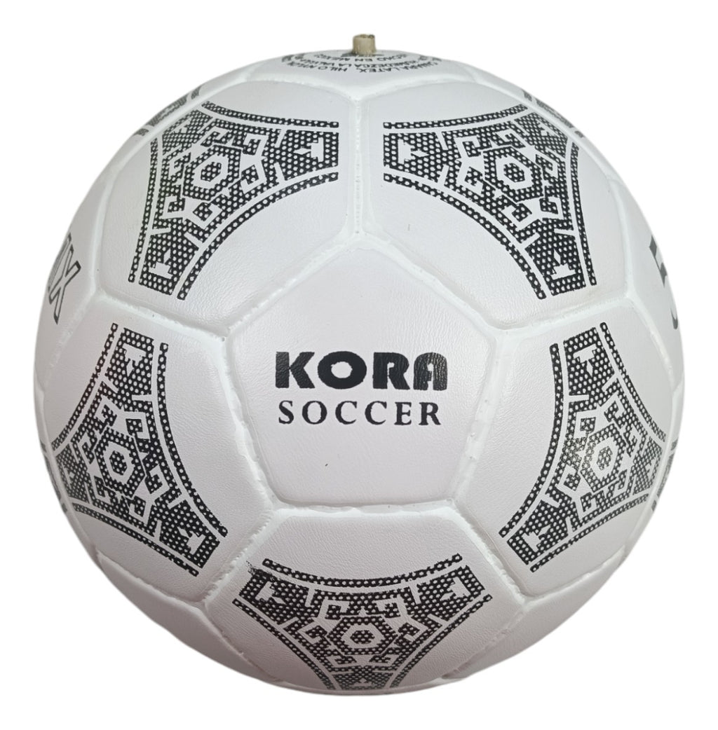 Balón De Fútbol Kora No.5 32 Gajos Blanco