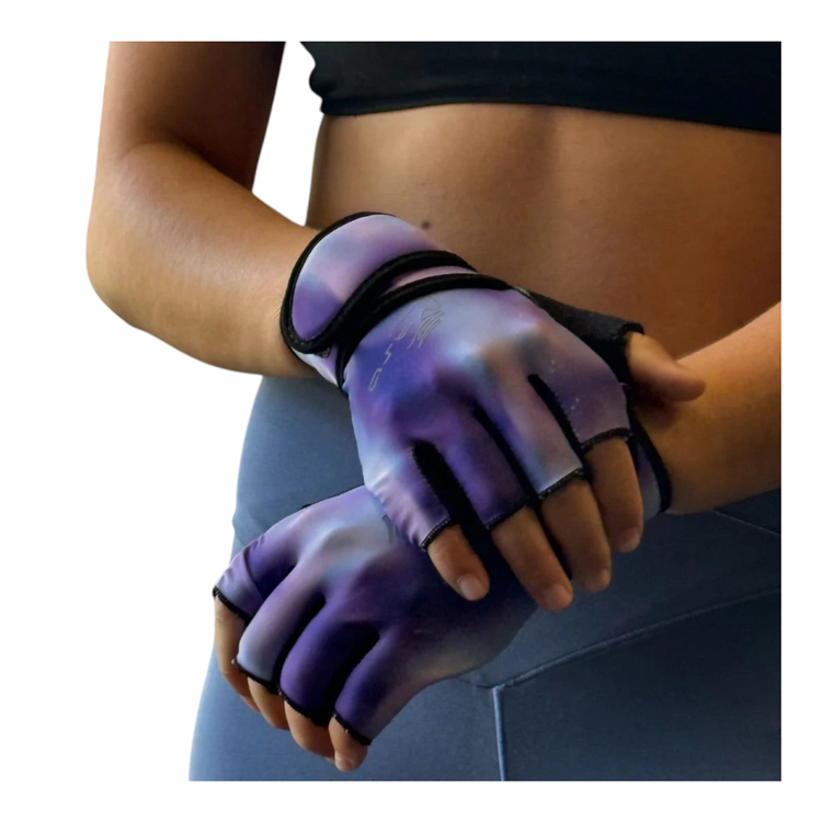 Guantes de gimnasio Radach Sports para dama en color lila con diseño degradado, piel genuina y soporte de muñeca.