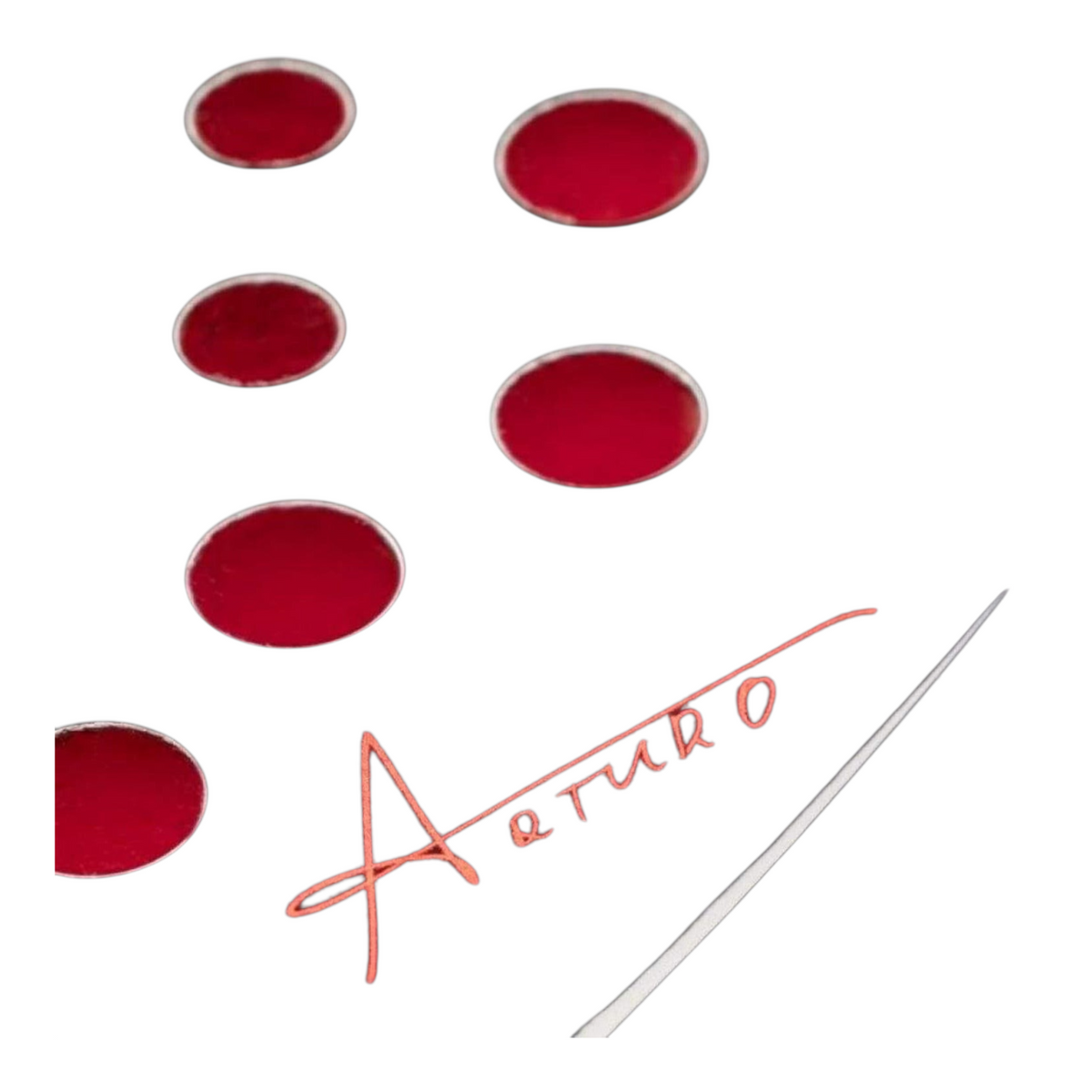 Detalle de la firma de Arturo Coello y orificios rojos en la pala de padel Radach Sports Head Coello Team 2025 negra