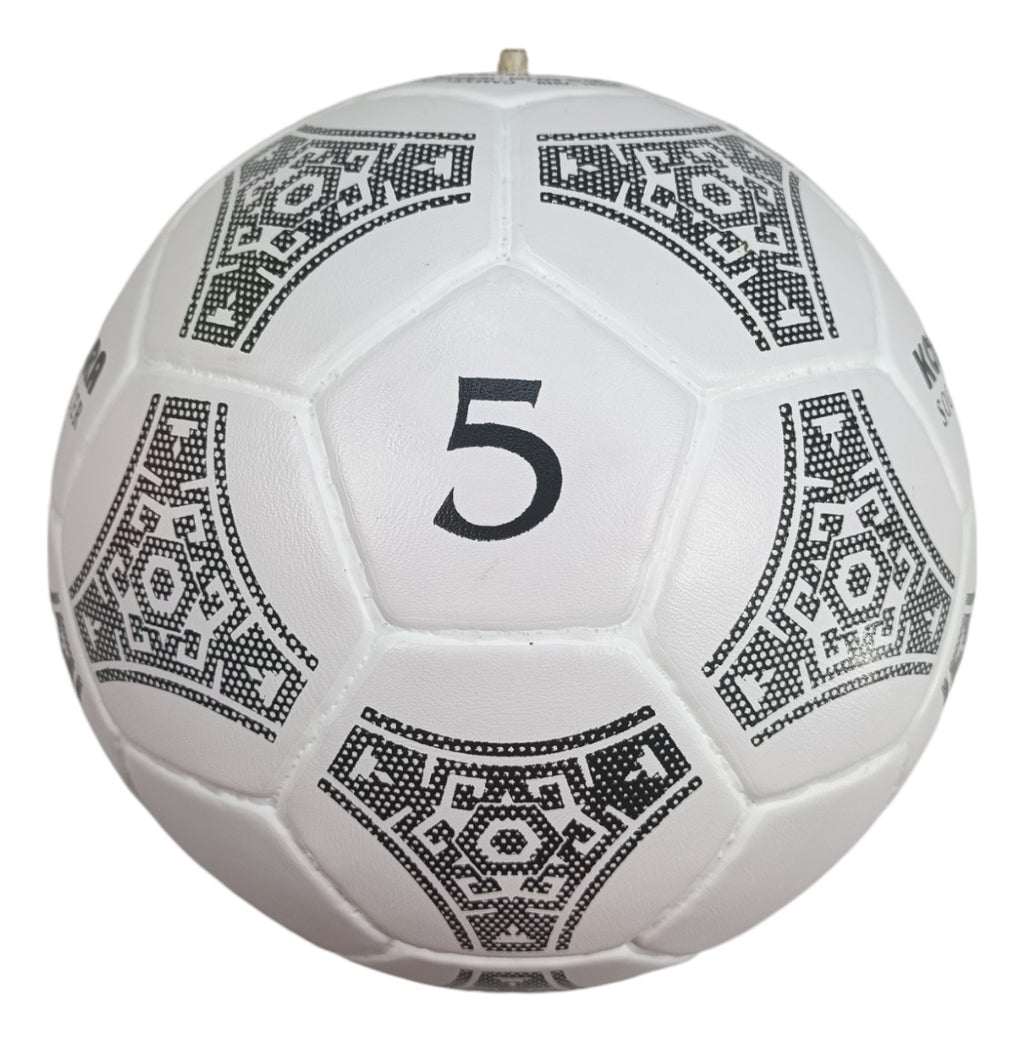 Balón De Fútbol Kora No.5 32 Gajos Blanco