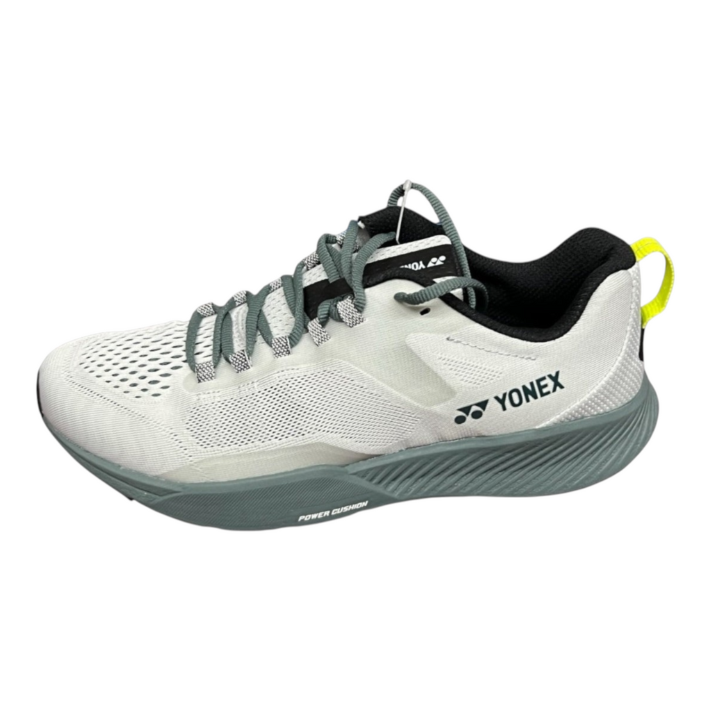 Tenis de running Radach Sports Yonex Saferun Fitjog en color verde oliva claro con tecnología de amortiguación