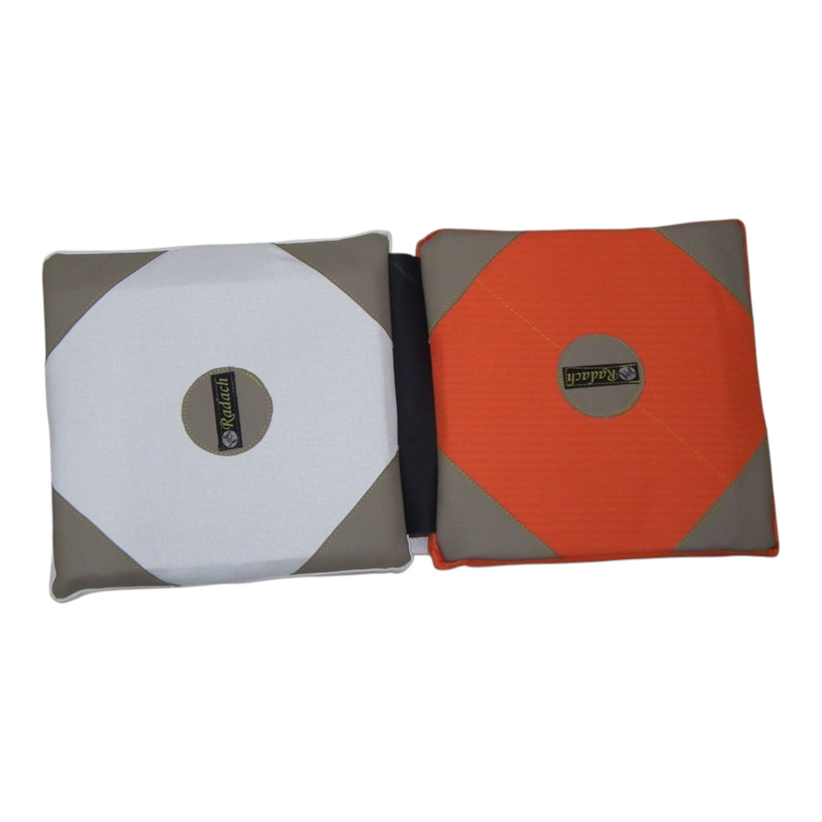Almohadillas de base para beisbol infantil Radach Sports en color blanco y naranja con refuerzos de piel