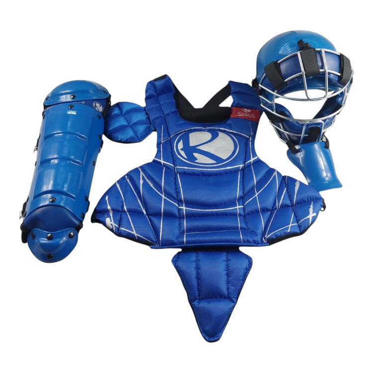 Set de arreo para catcher infantil Radach Sports en color azul rey, incluye careta, peto y espinilleras de 50 cm.