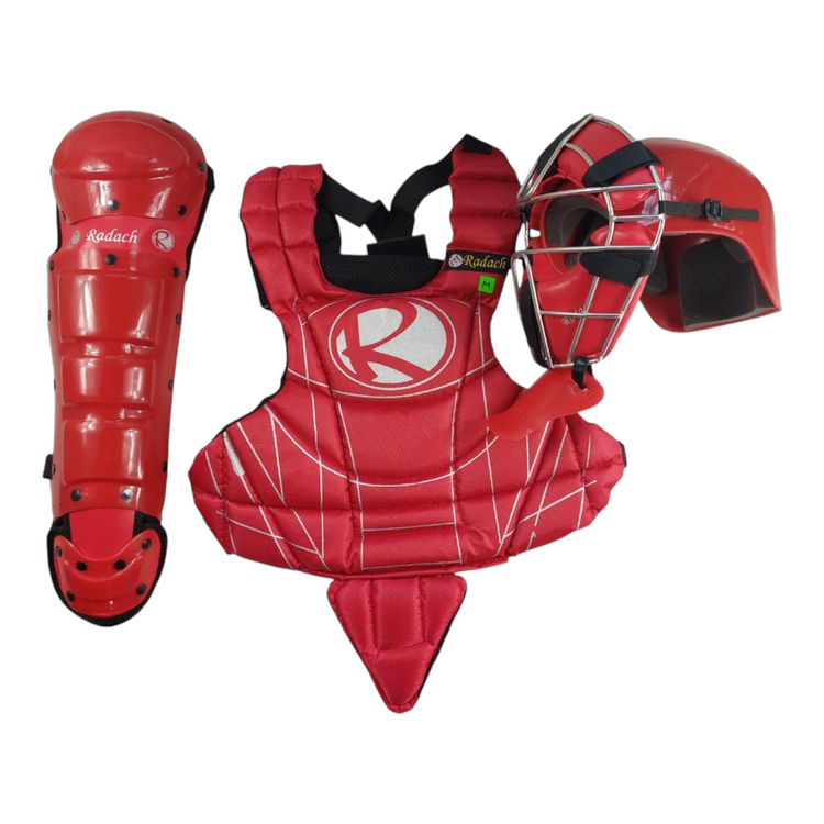 Set de receptor Radach Sports juvenil en color rojo, incluye careta, peto y espinilleras para béisbol amateur.