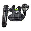 Set de arreo de catcher Radach Sports para adulto en color negro, incluye careta, peto ajustable y espinilleras.