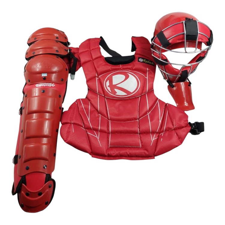 Arreo de catcher Radach Sports para adulto en color rojo, incluye careta, peto y espinilleras con protección triple.