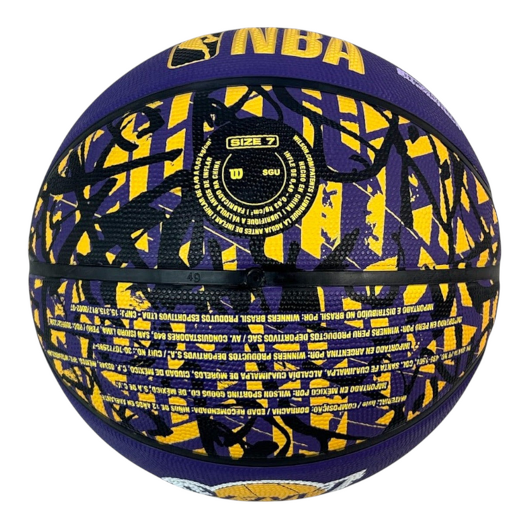 Balón de baloncesto Wilson NBA Graffiti Lakers talla 7 con diseño morado y amarillo para exteriores de Radach Sports