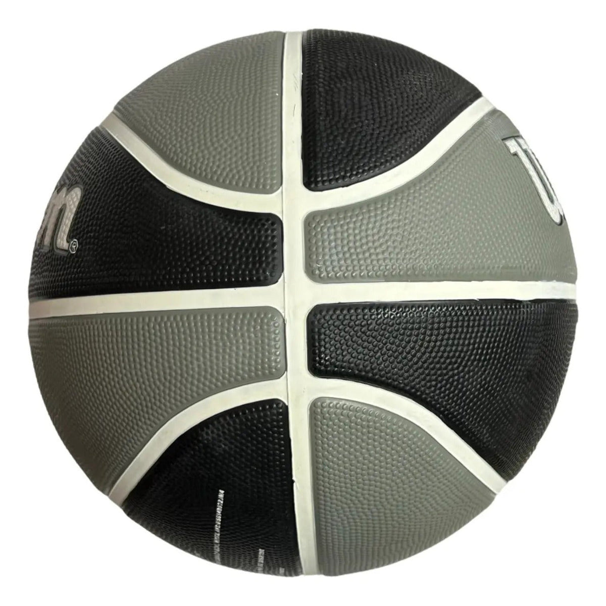 Balón de baloncesto Wilson NBA Tribute Nets talla 7 de Radach Sports en color negro y gris con textura de agarre