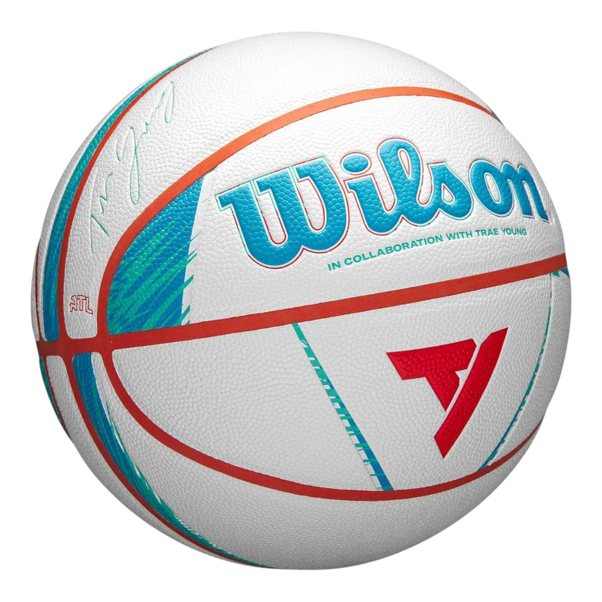 Balón de basquetbol Radach Sports Wilson x Trae Young número 7, color blanco con detalles en azul, rojo y firma.
