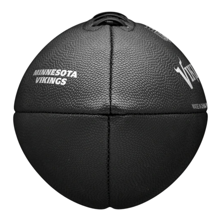 Balón de fútbol americano Wilson NFL Metallic de los Minnesota Vikings en color negro con acabado texturizado Radach Sports