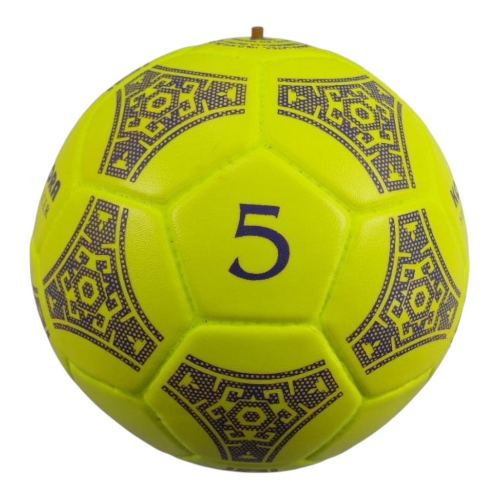 Balón de fútbol Radach Sports Kora No. 5 color amarillo neón con diseño geométrico y costuras a mano