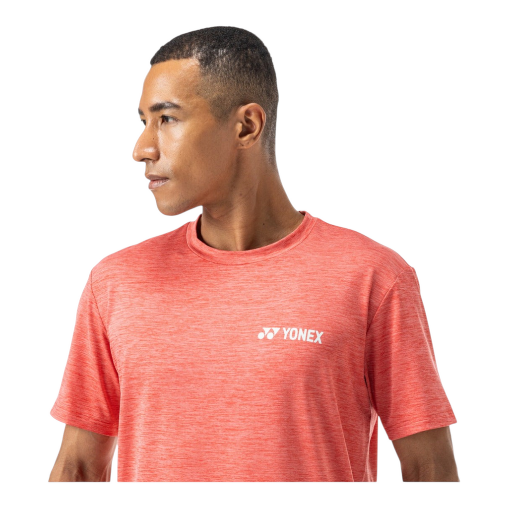 Camiseta deportiva Radach Sports Yonex Tour Elite color rosa geranio con tejido técnico ligero y transpirable