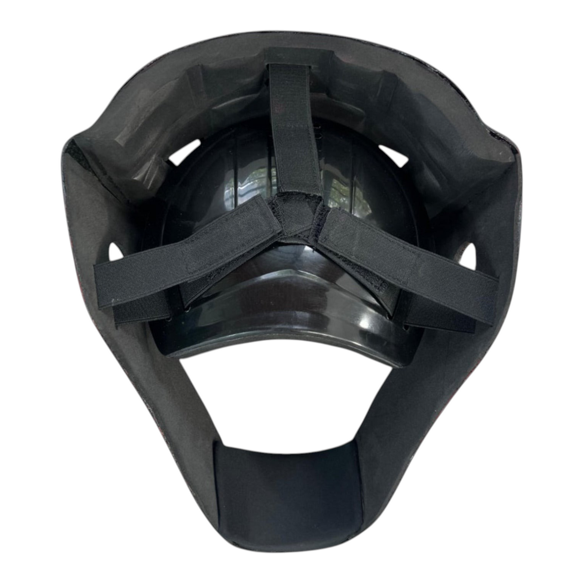 Vista interior de la careta Radach Sports Pro para catcher con correas ajustables y acolchado protector negro
