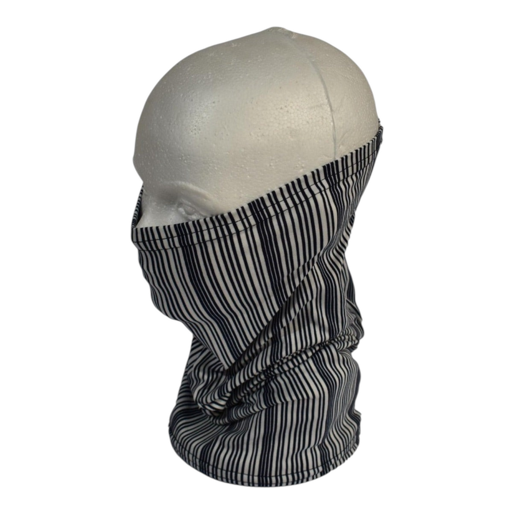 Fanda Radach Sports con estampado de rayas verticales en blanco y negro, ideal para protección solar y deportiva.