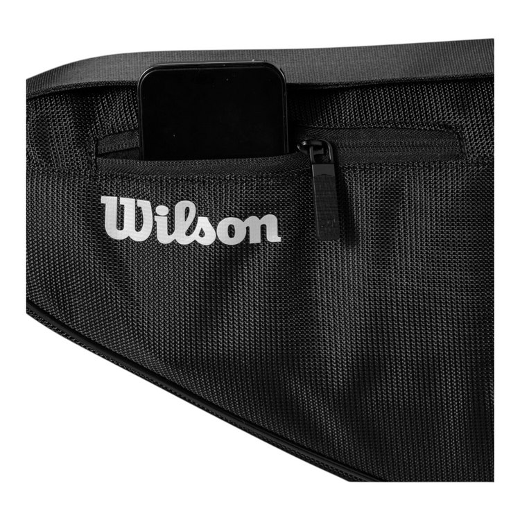Detalle del bolsillo con cremallera en la funda para raqueta Wilson RF de Radach Sports en color negro