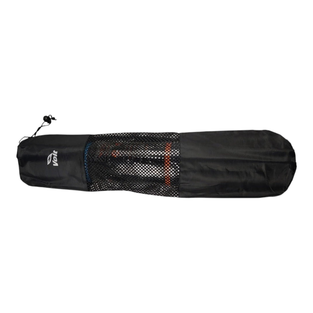 Funda de transporte negra con malla para tapete de yoga Voit de Radach Sports, ideal para llevar equipo de fitness.