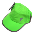 Gorra deportiva Radach Sports Mella ultraligera en color verde neón y gris con logo reflejante y ajuste de velcro