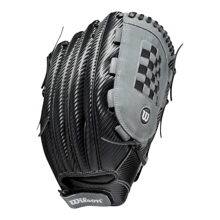 Guante de beisbol Wilson A360 de 14 pulgadas en color negro y gris, disponible en Radach Sports para lanzamiento lento.