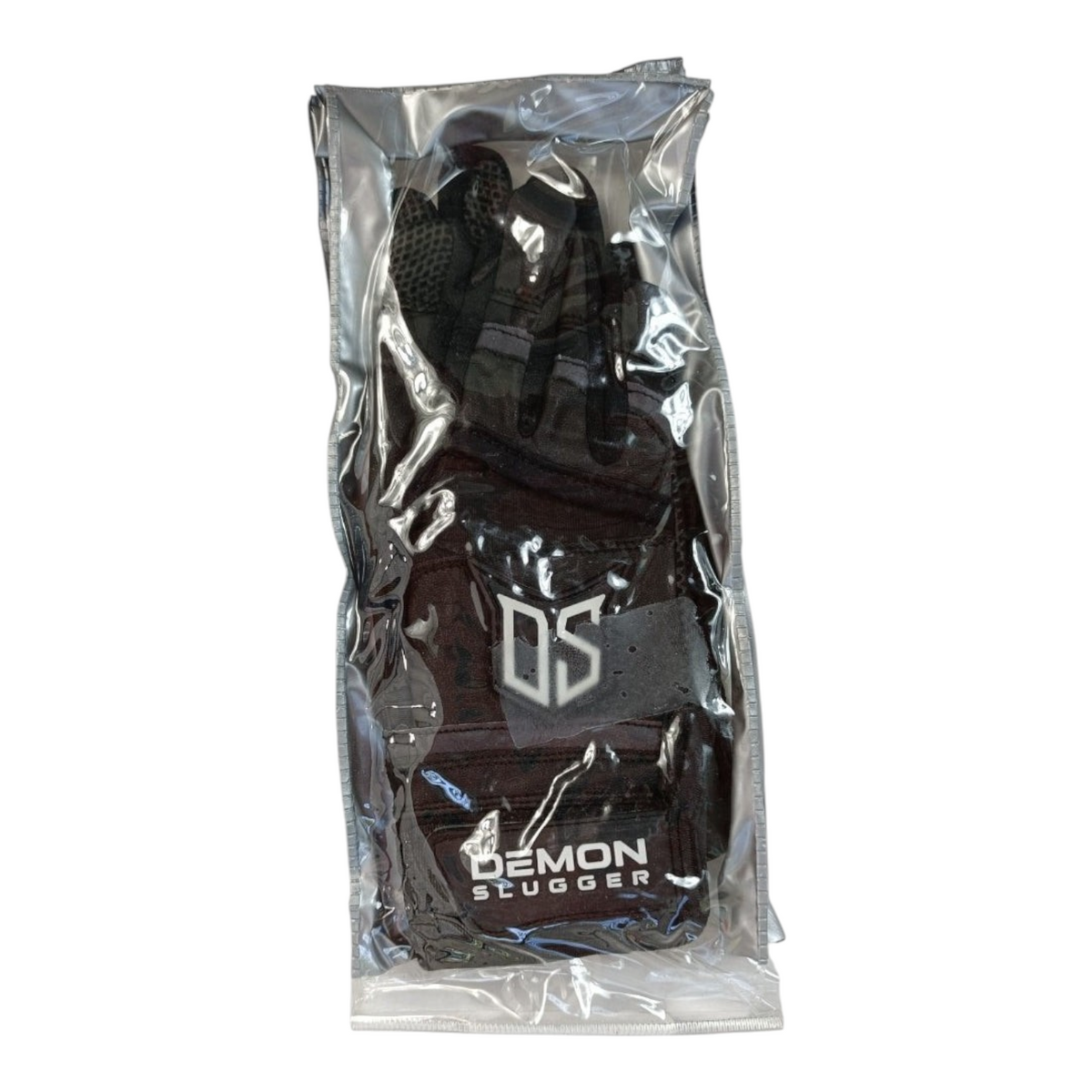 Guantes de bateo para niño Radach Sports Demon Slugger en color negro con logo DS y cierre de compresión en empaque