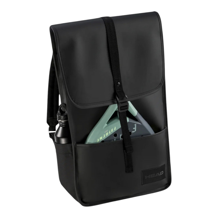 Mochila negra Radach Sports Head Pro de 23L con compartimento para raqueta de pádel, botella y cierre de hebilla.