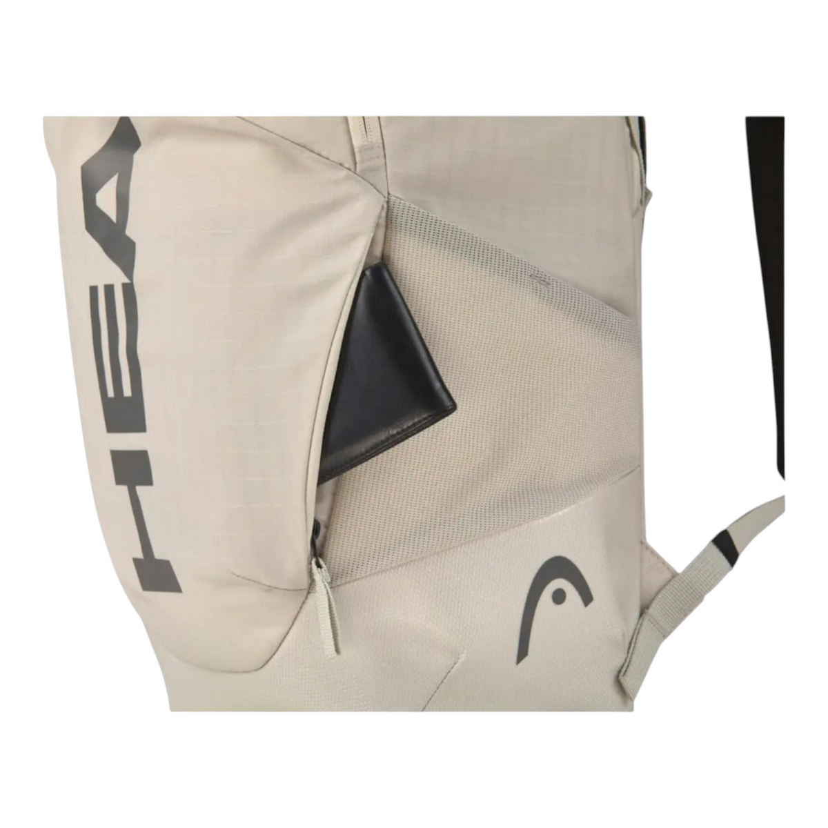 Detalle de bolsillo lateral de malla en mochila de tenis Radach Sports Head Tour color beige con logo impreso