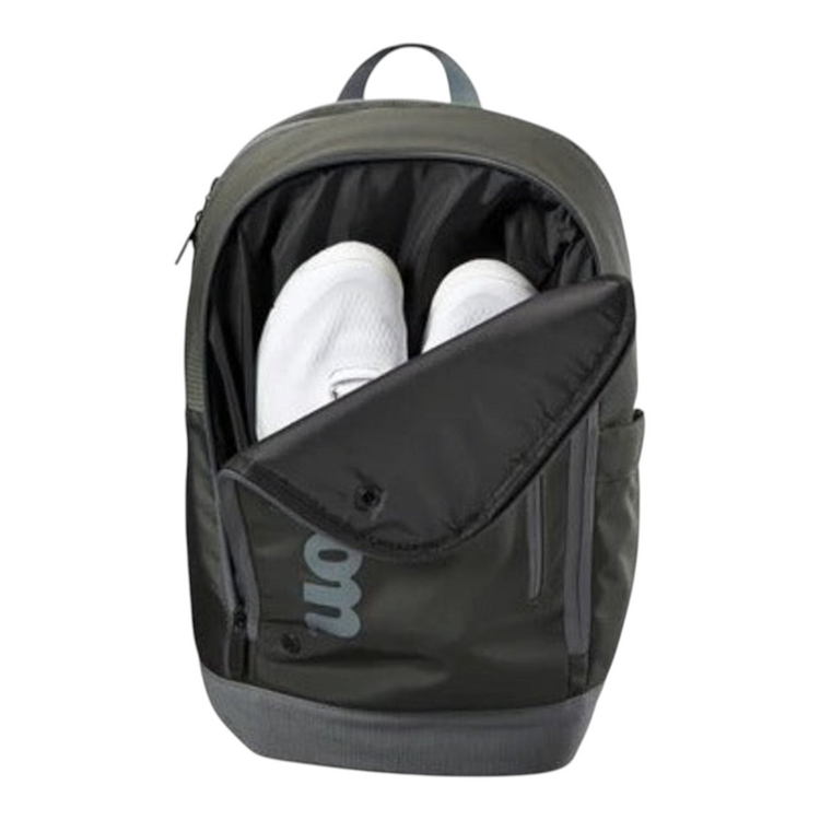 Mochila de tenis Radach Sports Wilson Tour en color verde oscuro con compartimento frontal para calzado