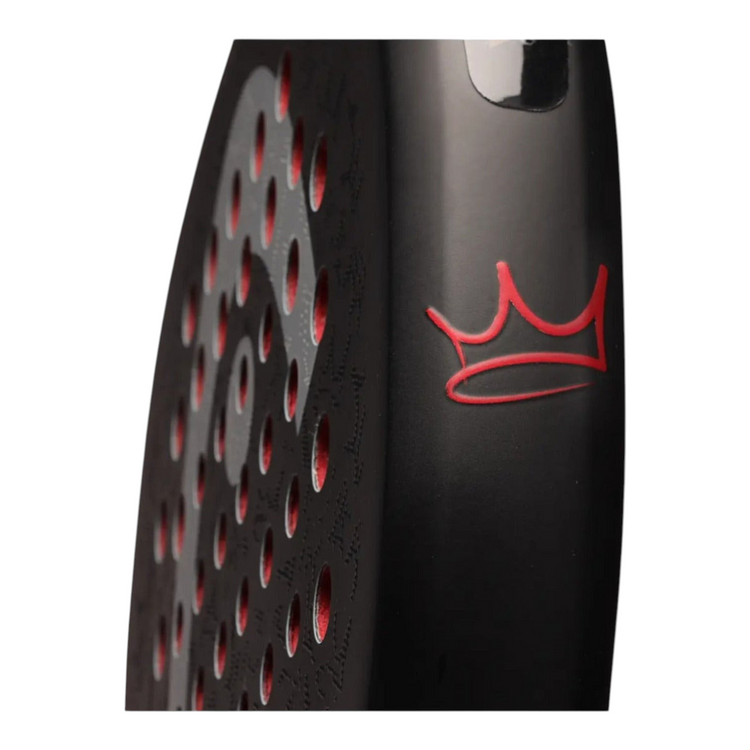 Detalle lateral de la pala de pádel Radach Sports Head Coello Pro 2025 en color negro con logotipo de corona roja
