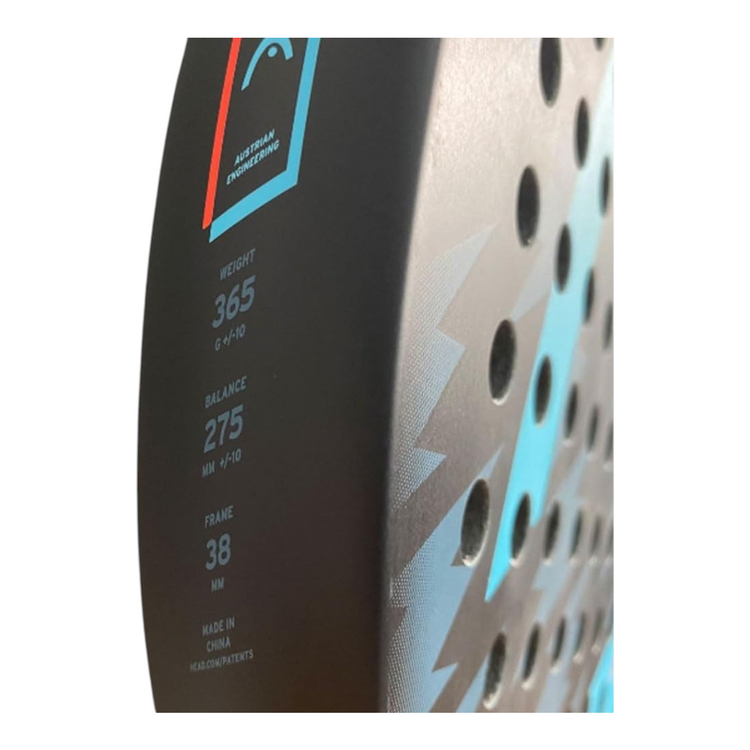Detalle del perfil de la pala de padel Radach Sports Head Flash Pro 2022 con especificaciones técnicas impresas
