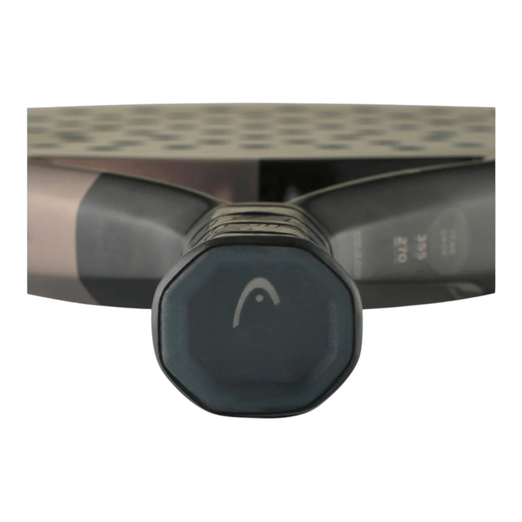 Detalle del mango y tapón Soft Butt Cap de la pala de pádel Radach Sports Head Speed Motion 2025 en color negro