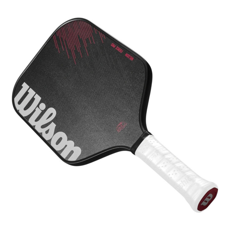 Pala de pickleball Wilson Fierce Pro de 220gr en color negro con detalles rojos, disponible en Radach Sports