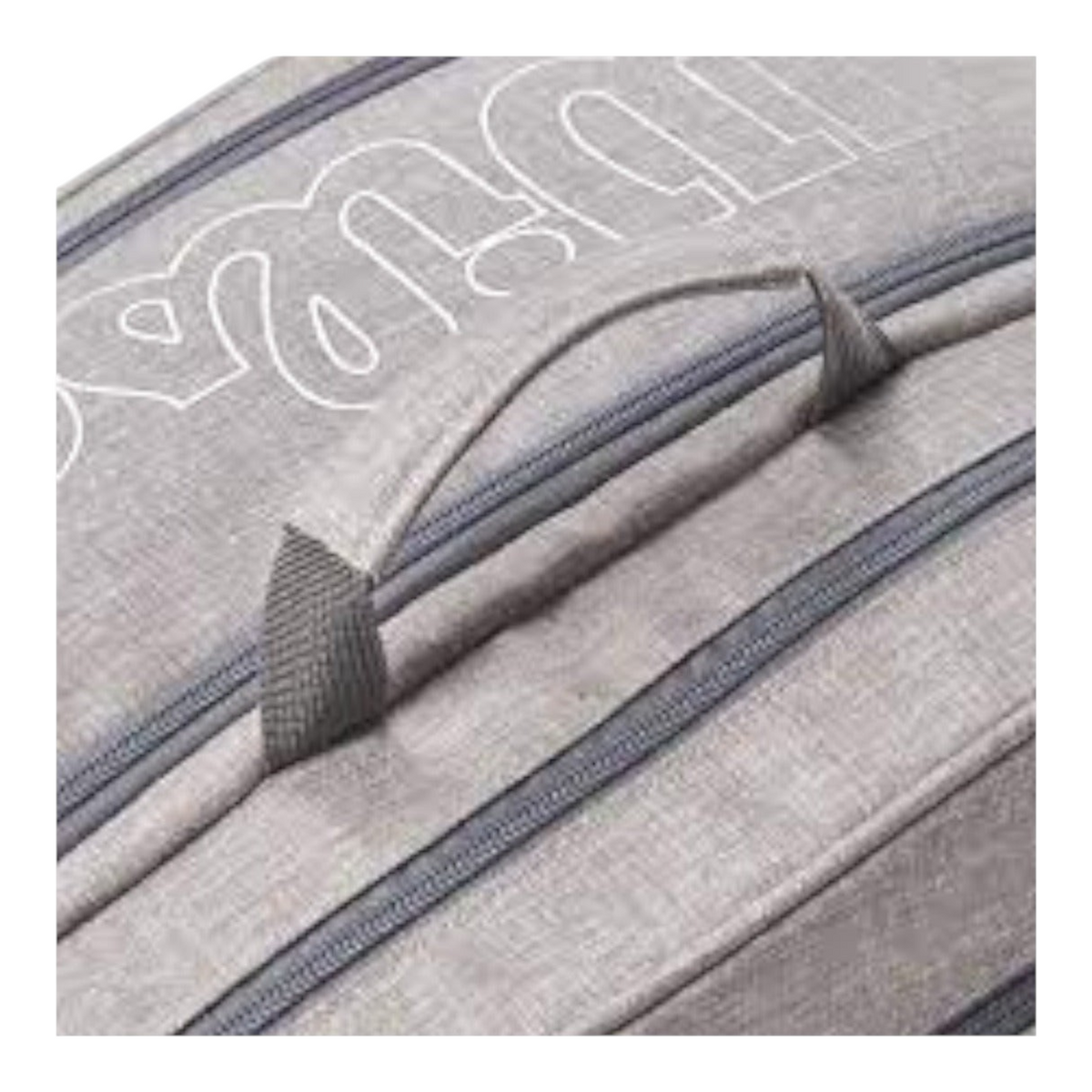 Detalle del asa y cremalleras del paletero Radach Sports Wilson Padel Team Bag en color gris con logo