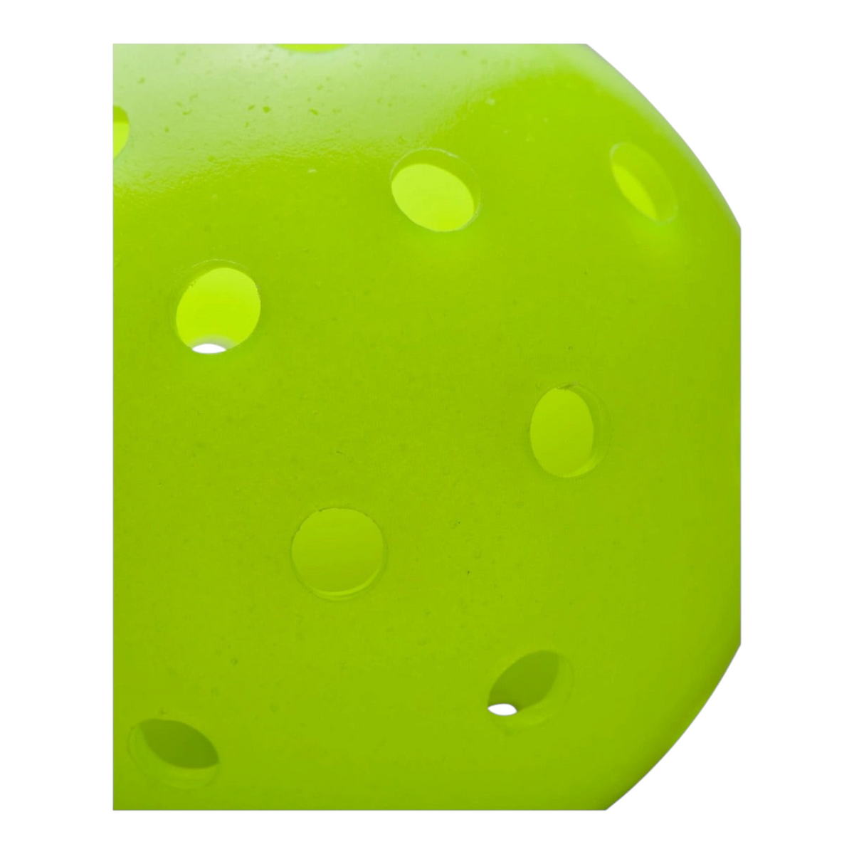Pelota de pickleball Wilson Max 40 de color verde neón de alta visibilidad con perforaciones, vendida por Radach Sports