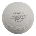 Pelota de softbol blanca Kenko S3C de Radach Sports con costuras en relieve y logo impreso en el centro