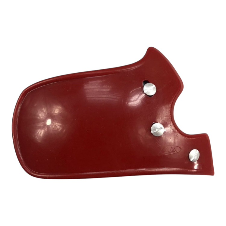 Protector facial Radach Sports para casco de bateador zurdo en color rojo con tornillos de montaje incluidos
