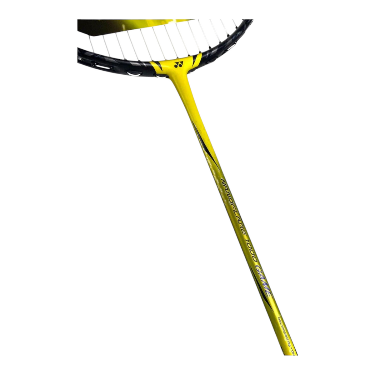 Raqueta de bádminton Yonex Nanoflare 1000 Game en Radach Sports, color amarillo y negro con diseño aerodinámico.