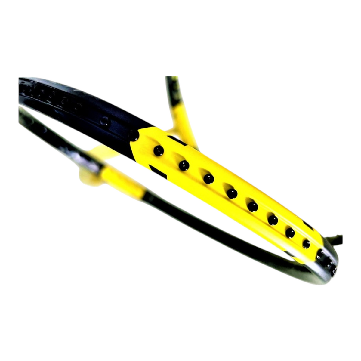 Detalle del marco amarillo y negro de la raqueta de bádminton Radach Sports Yonex Nanoflare 1000z