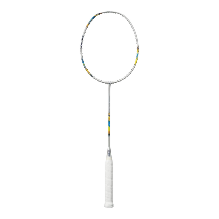 Raqueta de bádminton Radach Sports Yonex Nanoflare 1000 Game en color plata con detalles amarillos y azules
