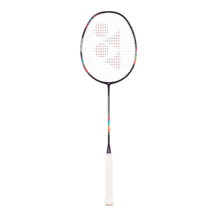 Raqueta de bádminton Radach Sports Yonex Nanoflare 1000 Game en color negro con detalles morados y mango blanco