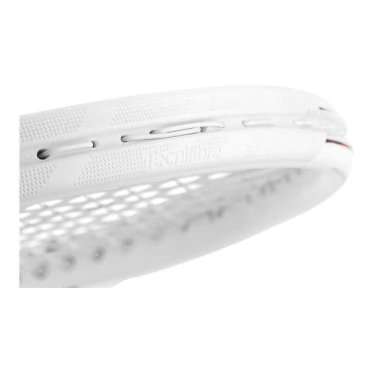 Detalle del marco blanco de la raqueta Radach Sports Tecnifibre Tfight 305 Isoflex con tecnología de encordado