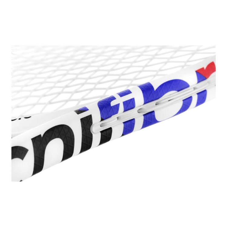 Detalle del marco de la raqueta Radach Sports Tecnifibre Tfight 305 Isoflex en color blanco con detalles azules