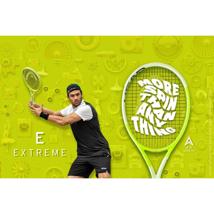 Tenista profesional con raqueta Head Extreme Pro 2024 verde neón en campaña publicitaria de Radach Sports