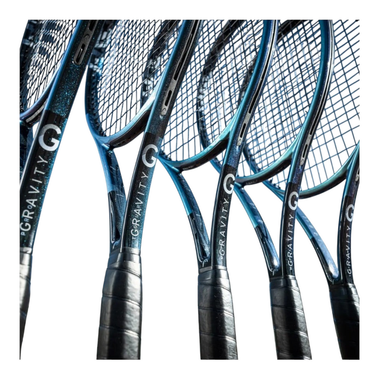 Raquetas de tenis Radach Sports Head Gravity MP 2025 con diseño azul brillante y tecnología Auxetic 2.0