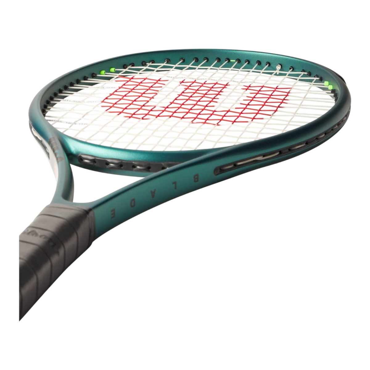 Raqueta de tenis Radach Sports Wilson Blade Junior 26 V9 en color verde esmeralda con cordaje Wilson Sensation