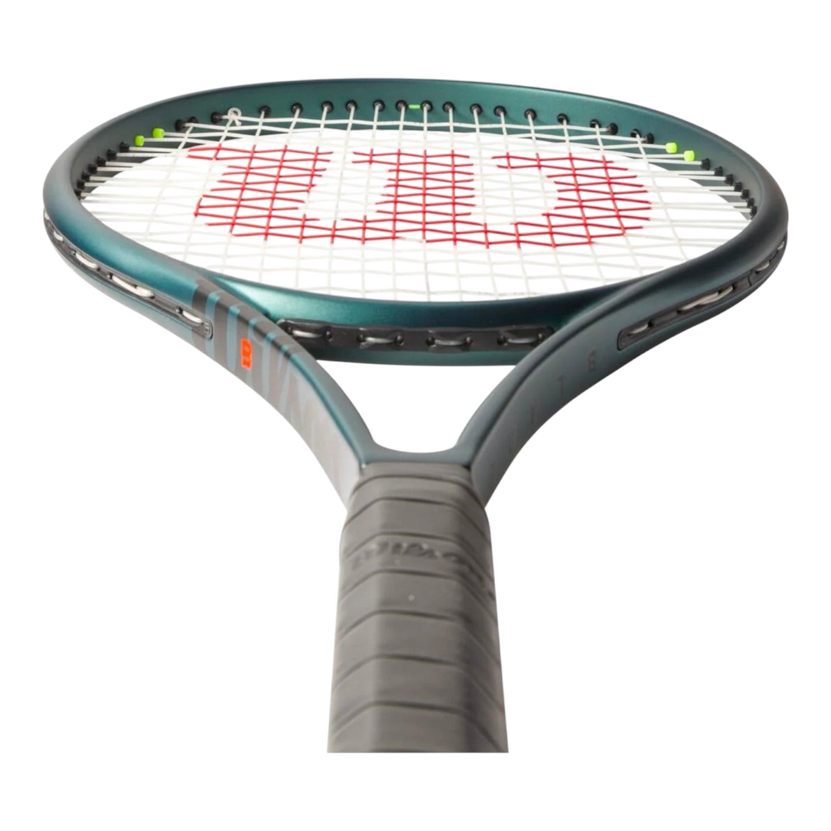 Raqueta de tenis Radach Sports Wilson Blade 100UL V9 en color verde esmeralda mate con detalles en naranja
