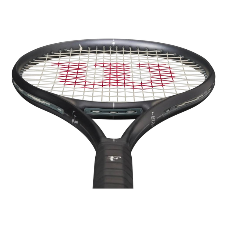 Raqueta de tenis Wilson RF 01 Laver Cup 2024 de Radach Sports en color negro con diseño aerodinámico y profesional.