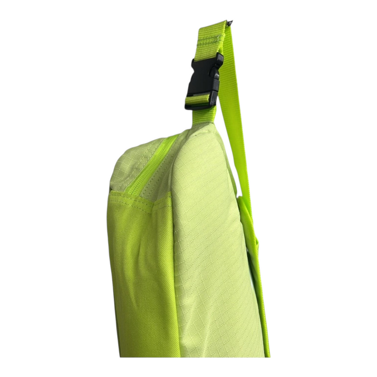 Raquetero Radach Sports Head Base S en color verde fosforescente con correa ajustable y compartimento para raquetas