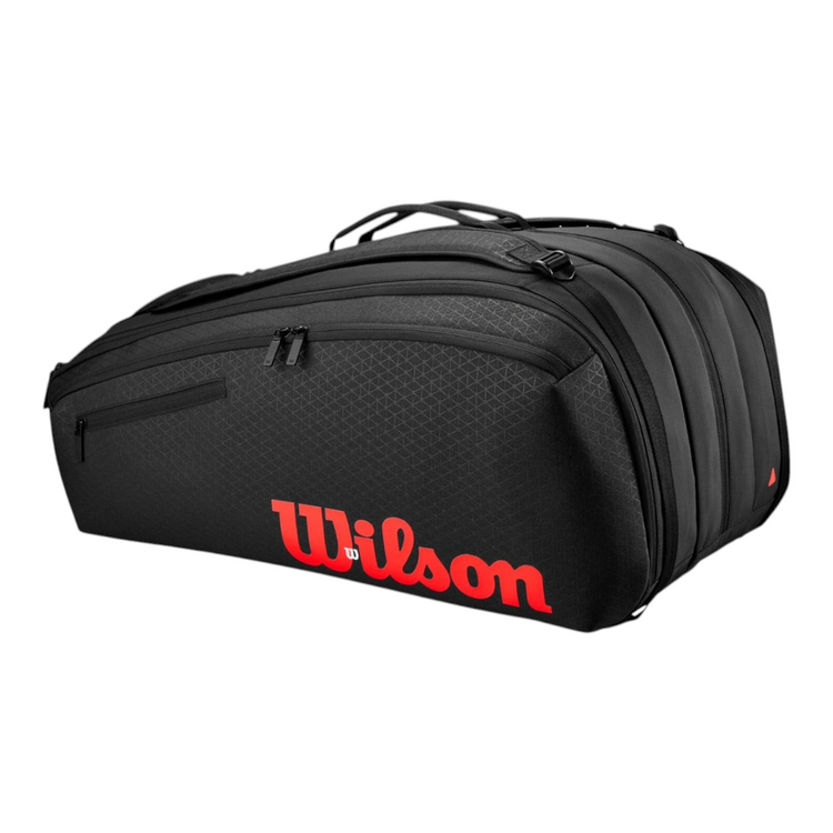 Raquetero Radach Sports Wilson Clash V3 15pk en color negro con detalles en rojo y patrón geométrico texturizado