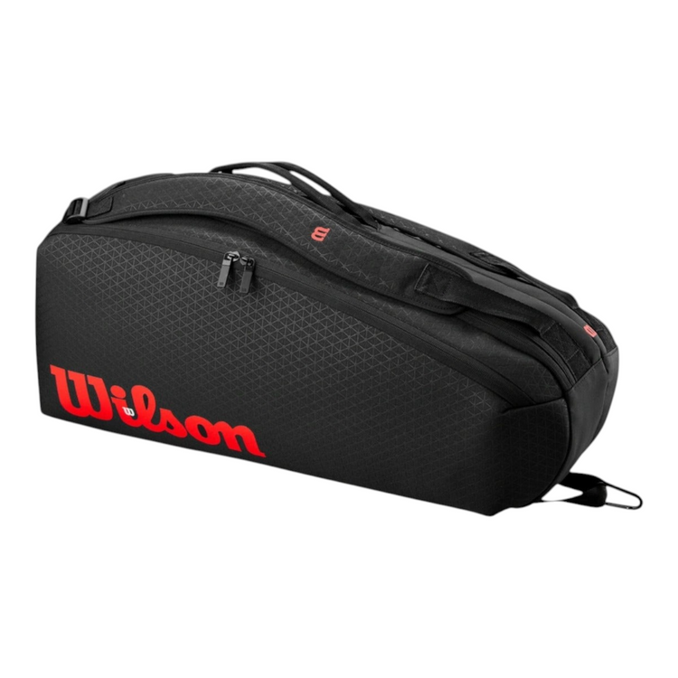 Raquetero Radach Sports Wilson Clash V3 negro con detalles rojos, capacidad para 6 raquetas y patrón triangular.