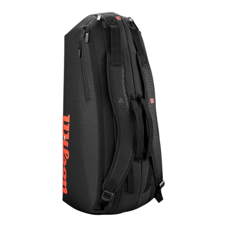 Raquetero Radach Sports Wilson Clash V3 6pk negro con detalles en rojo, correas ajustables y diseño de triángulos