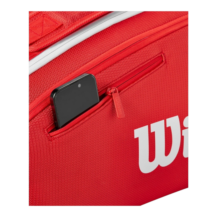 Detalle del bolsillo lateral con cremallera en el raquetero rojo Wilson Super Tour de Radach Sports